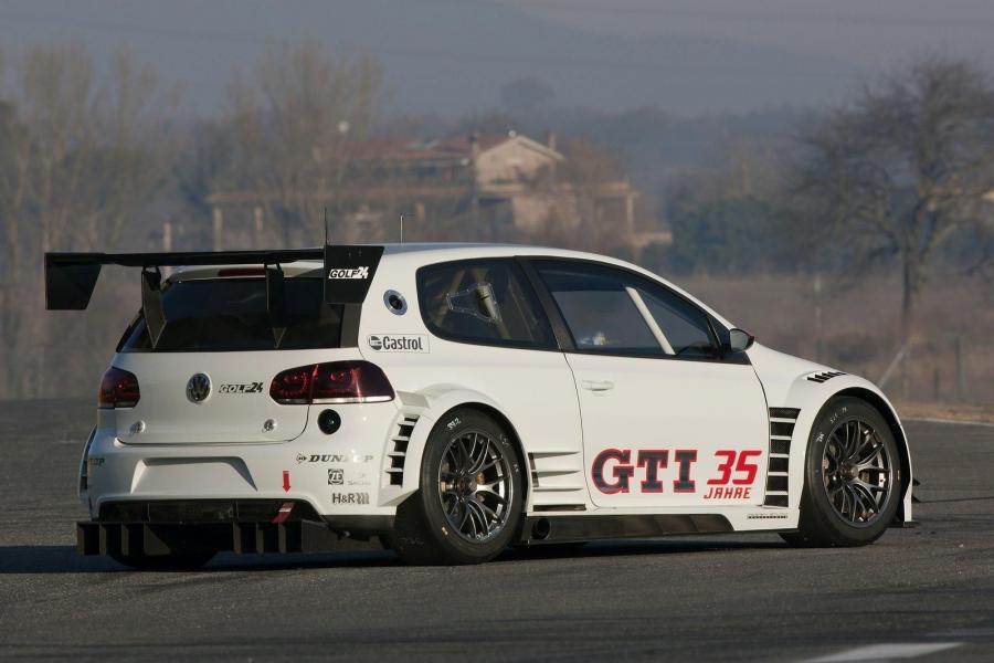  Volkswagen Golf24 24h Nurburgring 2011 года  (фото 5 из 34)